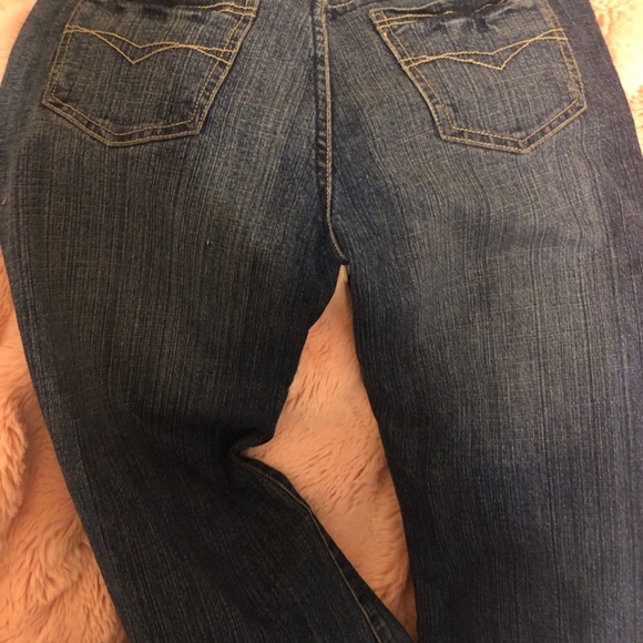 Womens Willie Smith bootcut jeans with peacock embroidered on them - Picture 4 of 7